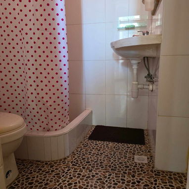 VEDADO EN EL MALECÓN HABANERO APARTAMENTO DE UN CUARTO CON VISTA AL MAR - Img 114603946