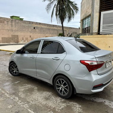 Hyundai Grand i10 2019 Bueno - 3/5