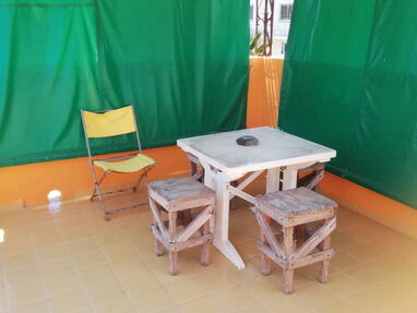Renta casa con pequeña piscina, 4 habitaciones,ranchón,terraza,barbecue en Guanabo - Img 62348830