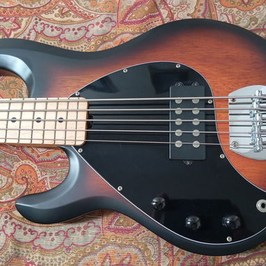 Bajo Sterling Stingray 5 cuerdas Activo ZURDO!! - Img 87962606