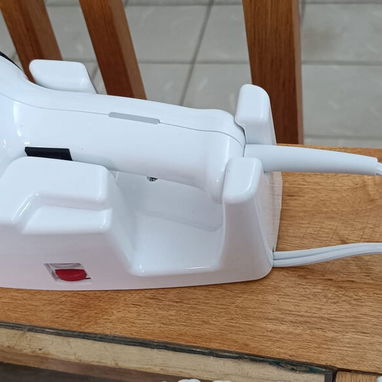Secadora de Pelo para pared, ANDIS 1600w 110v, exelente para casas de renta o tu casa, impecable. - Img 119703484