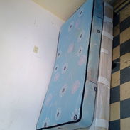 Vendo cama personal con dos colchones - Img 55540022