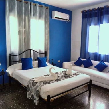 Renta de casa en la playa con piscina en Guanabo. Alquiler de casa en la playa para grupos grandes. - 4/5