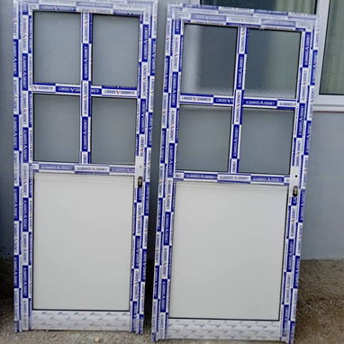 Realizamos 🥇todo tipo de trabajo de marquetería🪟 de aluminio y cristal 🎇 ➡️Somos primera mano corre🏃🏽 ➡️Con nosotro - 7/10