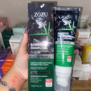 Limpiador facial de CARBÓN ACTIVO y BAMBÚ, ANTI-ACNE,con cepillo masajeador/exfoliante de la marca ZOZU de 120g🍃 - Img 55793406