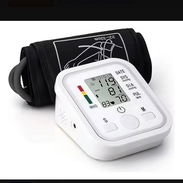 Monitor de presión arterial automático, puede usar con baterías o cargador de celular tipo C - Img 55708125