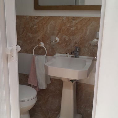 Disponible apto en bajos independiente y con wifi en 27 y 8 +34 602686091 Whatsaap(20usd ) x noches - Img 125413203