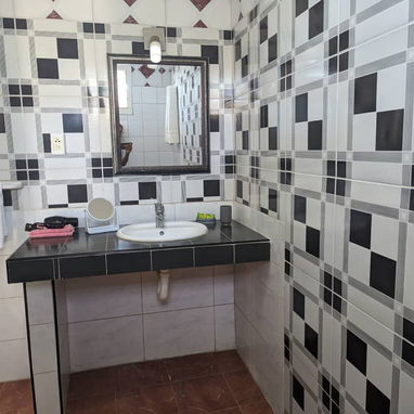 Se renta casa Hilda en Guanabo a 3 cuadras del mar con su piscina grande ecoflow, whatssap 2959440 - Img 121061062
