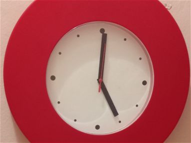 Reloj de pared rojo,.clasico - Img main-image