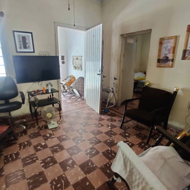 GG-64 - JOYA CAPITALISTA EN BAJOS: IDEAL PARA NEGOCIO O VIVIENDA ( Cercana a ZAPATA E INFANTA) 🏛️💼 - 2/10