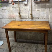 Mesa de madera y de hierro con mármol - Img 58178488