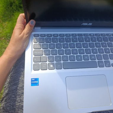 💻 Laptop ASUS F515E i7 (11ª Gen) y 16 GB DDR4 🧠⚡ — En venta 380 USD 🔥✨ - Img 124500272