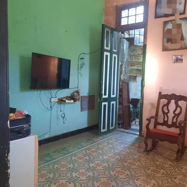 149🏡 *¡OPORTUNIDAD EN VÍBORA! CASA INDEPENDIENTE EN SEGUNDO PISO* 🏡   _¿Buscas una casa amplia, con entrada independie - Img 121163561
