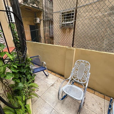 1500-USD Se Alquila apartamento en zona céntrica del Vedado - Img 125477203
