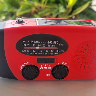 📻 Radio / Linterna Solar y de Manigueta  🇨🇳 - Tel 5358 0956 - Vedado - 2/4