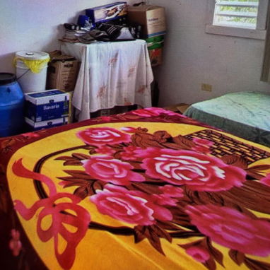 SE VENDEN DOS CASAS 🏠CON GARAGE POR UN MISMO PRECIO CON TODO ADENTRO - Img 127636728