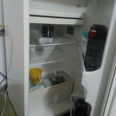 📢🚨Minibar marca "Mabe" de más  o menos 85 cm de altura 🚨📣 - Img 126299531