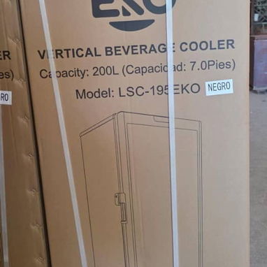 NEVERA EXIBIDORA VERTICAL EKO 7 PIES (LHZ) - 3/4