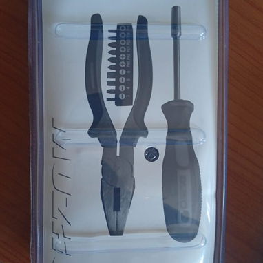 JUEGO DE DESTORNILLADORES Y PINZA MS PROFESSIONAL MS-24001 - 3/4