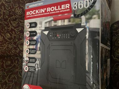 Vendo bocina monster rockin roller - Img 65534911