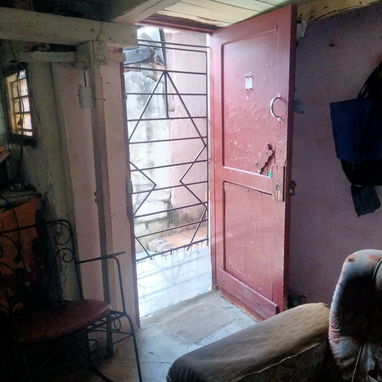 Vendo apartamento de un cuarto barbacoa ,sala ,cosina ,baño,patio.Ubicado en Lawton 10 de octubre - Img 123330290