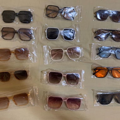 Vendo gafas, varios modeles en 3 usd cada una - Img 121813356
