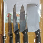 Set de cuchillos de cocina con tabla de corte - Img 53953644