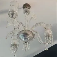 Vendo lampara antigua de cristal ,.... impecable, con sus bombillos de punta, lista para colgar. - Img 45722975