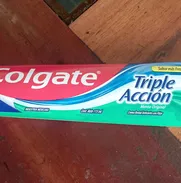 Pasta de dientes Colgate triple action de 115 ml - Img 50367683