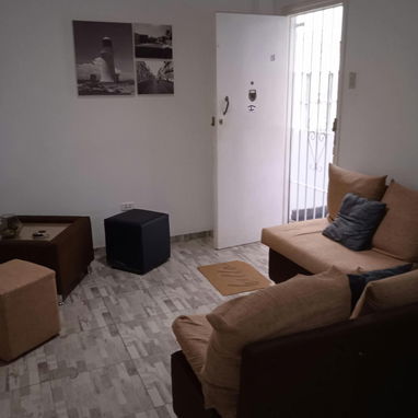 🏠 Apartamento De Renta En El Vedado. 🛏️ Tiene 2 habitaciones. 🚩 Está muy cerca de La Universidad de La Habana - 4/10