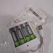 Cargador con pilas triple A - Img 57507095