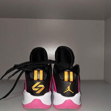ÚLTIMAS ZAPATILLAS AIR JORDAN IMAGINARIUM DE LUKA DONCIC, LA ESTRELLA DE LA NBA Y DE LOS LAKERS, DE ESTRENO EN SU CAJA! - Img 121288064