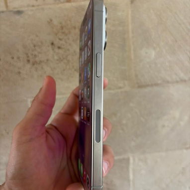 IPHONE 15 PRO MAX 1TERA 100 BATERIA OJO ESIM LIBRE DE FABRICA SE DA CON EL TRABAJO ECHO - Img 124021400