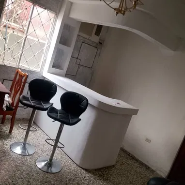 *$10.000usd. En venta apartamento (PLANTA ALTA) en Lawton, 10 de Octubre. Referencia: correo de Porvenir. Consta de sala - Img 121290320