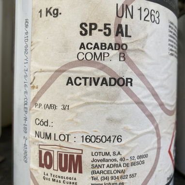 Se vende dos galones de pintura roja anticorrosiva con su activador en 20.00 usd cada uno. De uso industrial. . - 2/4