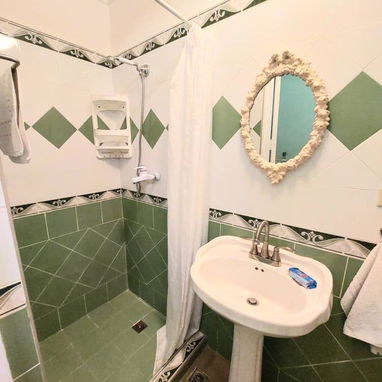 Se renta hermoso departamento en habana vieja  con 4 habitaciones y 5 baños (Ral0068) - 8/10