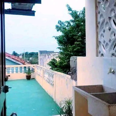 🏠 Casa De Renta Con Piscina En Guanabo. 👥 Capacidad para 6 personas. 📱 Reservas: +5355149761. - 8/10