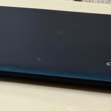Laptop Lenovo. Equipo confiable con rendimiento ideal para algunos juegos y trabajos de programación informática. - 6/6