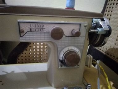 Venta de máquina de coser eléctrica usada, 50 dolares - Img main-image