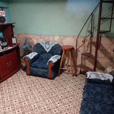 Casa en venta que consta de sala cocina baño un cuarto ,pasillo en la entrada y cuenta con dos tanques de agua elevados. - Img 119576852