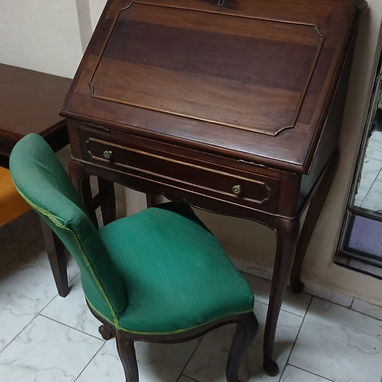 Vendemos muebles de madera buena bien terminados y listos para su uso GAVETEROS, VITRINA, BURO, JUEGO DE COMEDOR, ECT... - Img 99672129