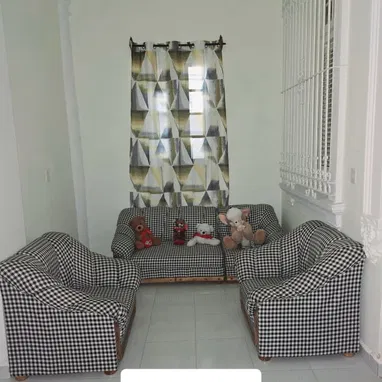 Casa independiente en Playa con garaje 2 cuartos y 2 baños - Img 119288557