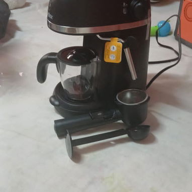Cafetera Eléctrica de 4 tasas nueva en caja!!! - Img 126614941