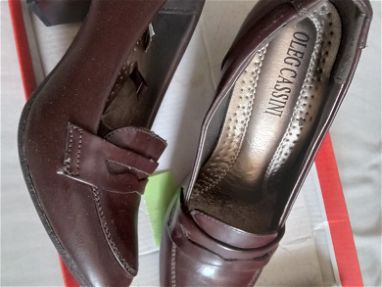 Zapatos de tacón cerrado para dama Oleg Cassini color café. Número 37 - Img 66563597