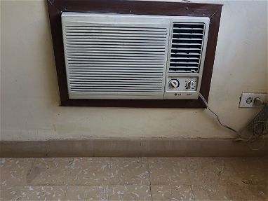 Vendo aire condicionado LG funciona muy bien es de uso lo tengo puesto lo puede - Img 68714114
