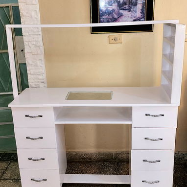 VENDO 2 MESAS DE UÑAS Y ESMALTERO - 2/8