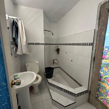 🏡 *2 CASAS EN 1 EN VENTA – MARIANAO*  💰 Precio: 18,000 USD, ajustable a 16,000 con dinero en mano   📍Cerca de 100 y 5 - 3/6