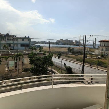 Vendo maravilloso apt en Vedado 12 y Calzada - Img 125286372