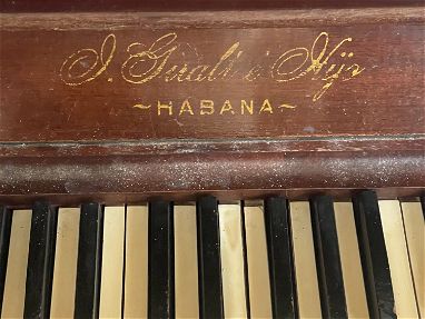 Piano vertical marca giralt e hijo en venta pianista músico madera - Img main-image-45209571