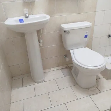 🏠 VENTA DE APARTAMENTO EN LA HABANA VIEJA  · Ubicado en zona céntrica (Aguacate y Obrapía) · 2 dormitorios · 1 baño (la - Img 122389663